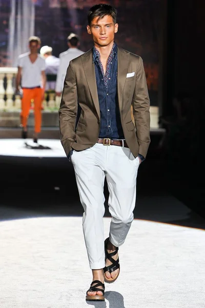 Look 27